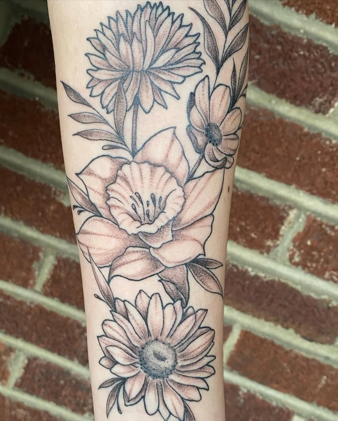 Tattoo by @smallpoke โ black_and_grey, fine_line