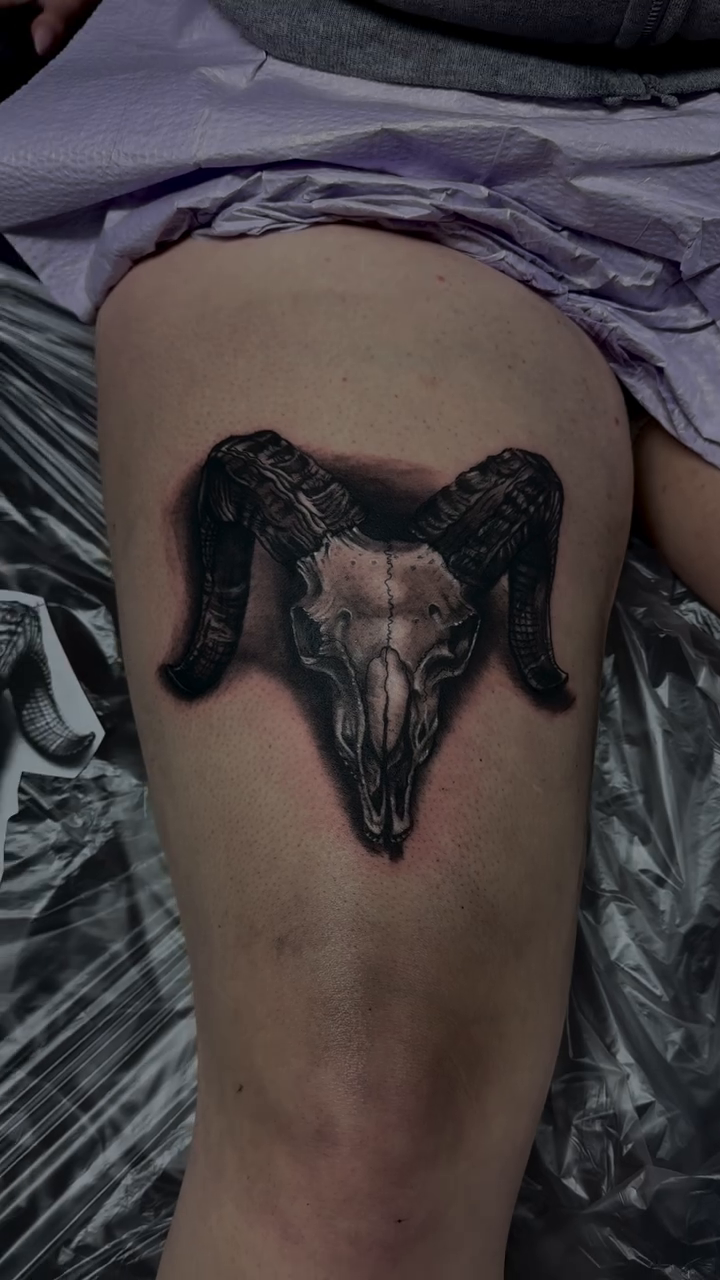 Tattoo by @daveisoldbutstillkicknit — dark_realism, black_and_grey