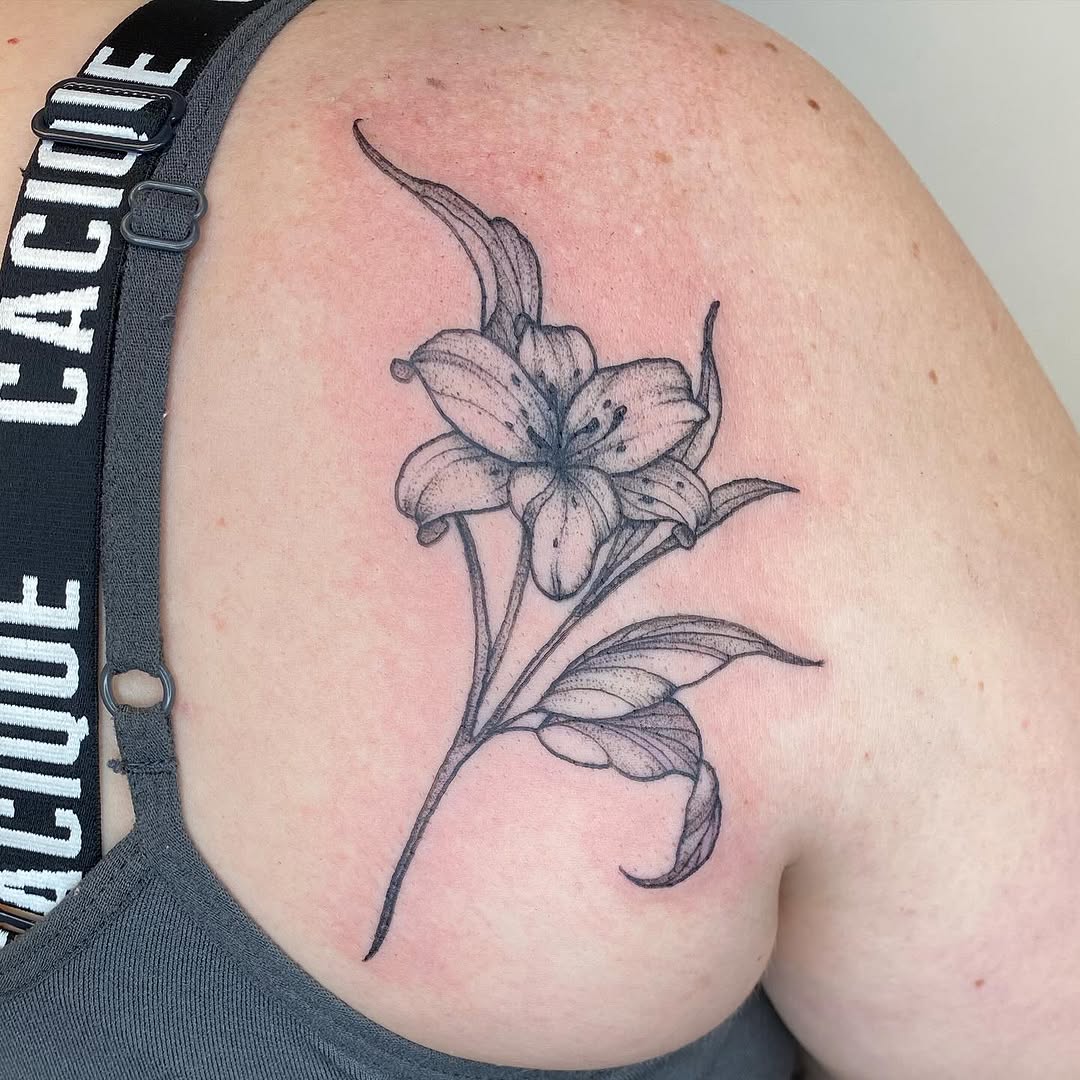 Tattoo by @botanicalsabbath โ fine_line, dotwork