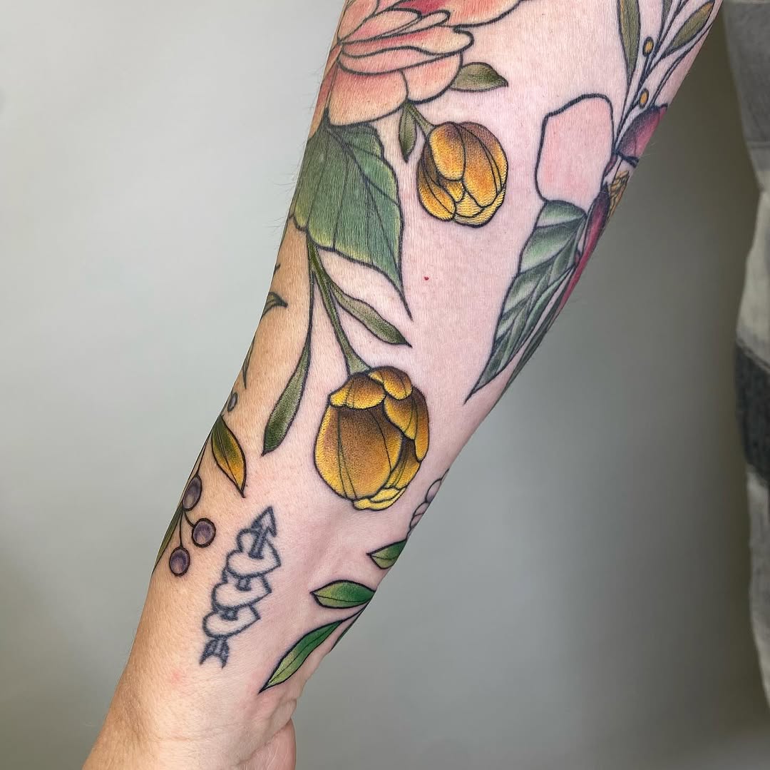Tattoo by @botanicalsabbath โ american_traditional, neo_traditional