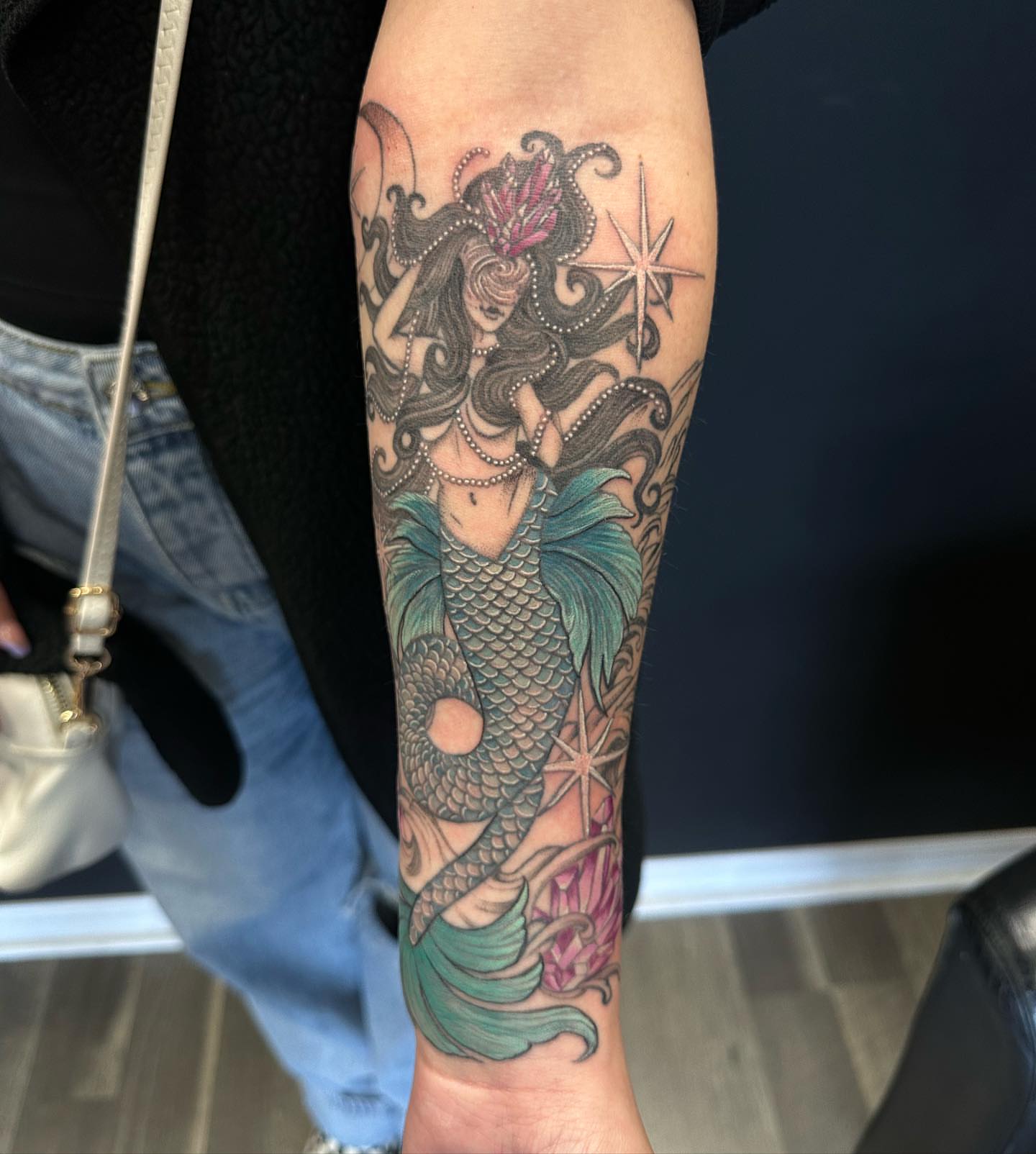 Mermaid American traditional tattoo on the forearm by 𝕵𝖊𝖘𝖘𝖆 𝕭𝖎𝖌𝖊𝖑𝖔𝖜, Harrison, New Jersey