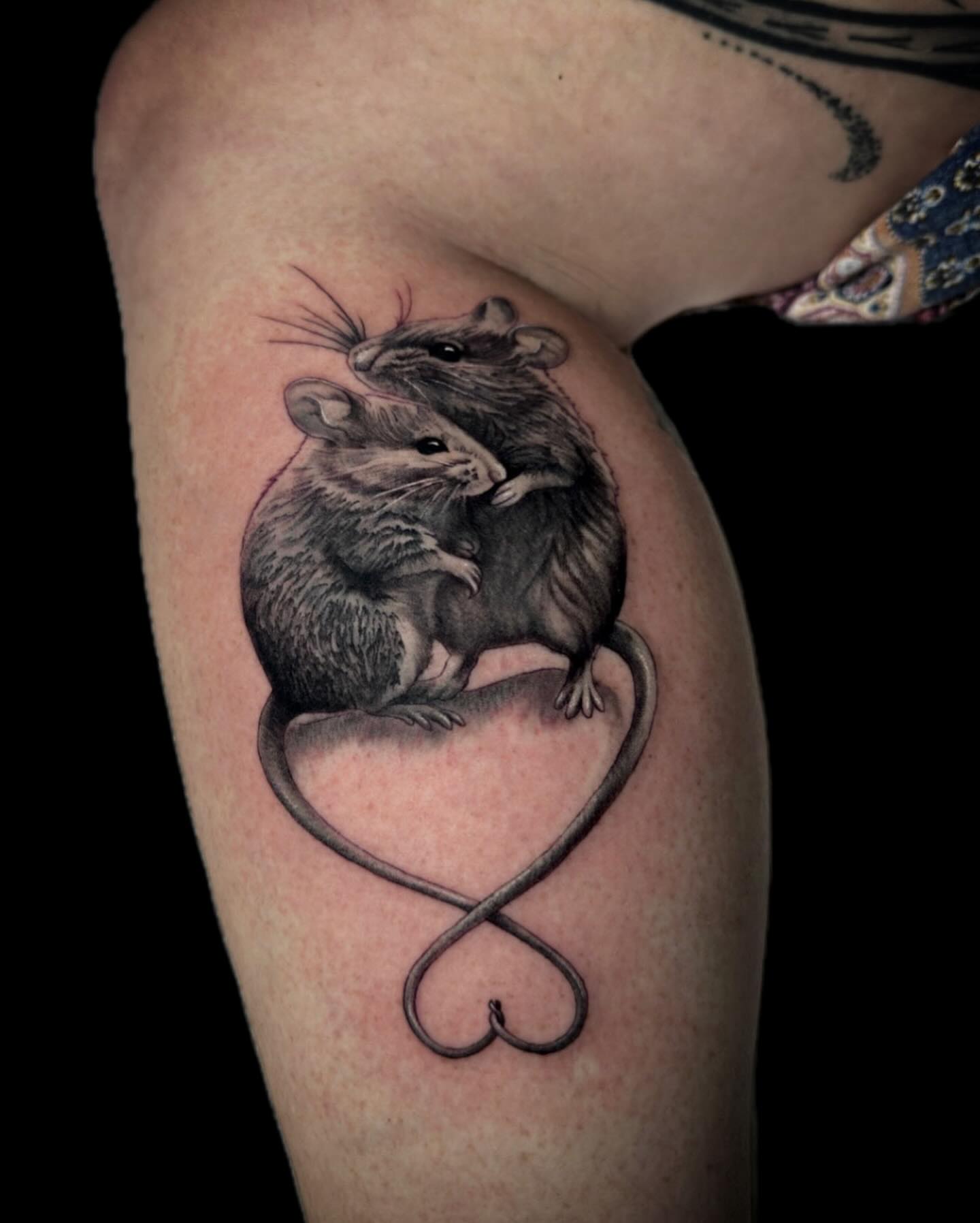 Tattoo by @niclunatattoo — realism