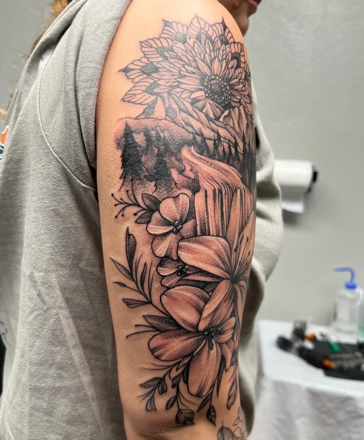Tattoo by @tattoosbywoody — dotwork, realism