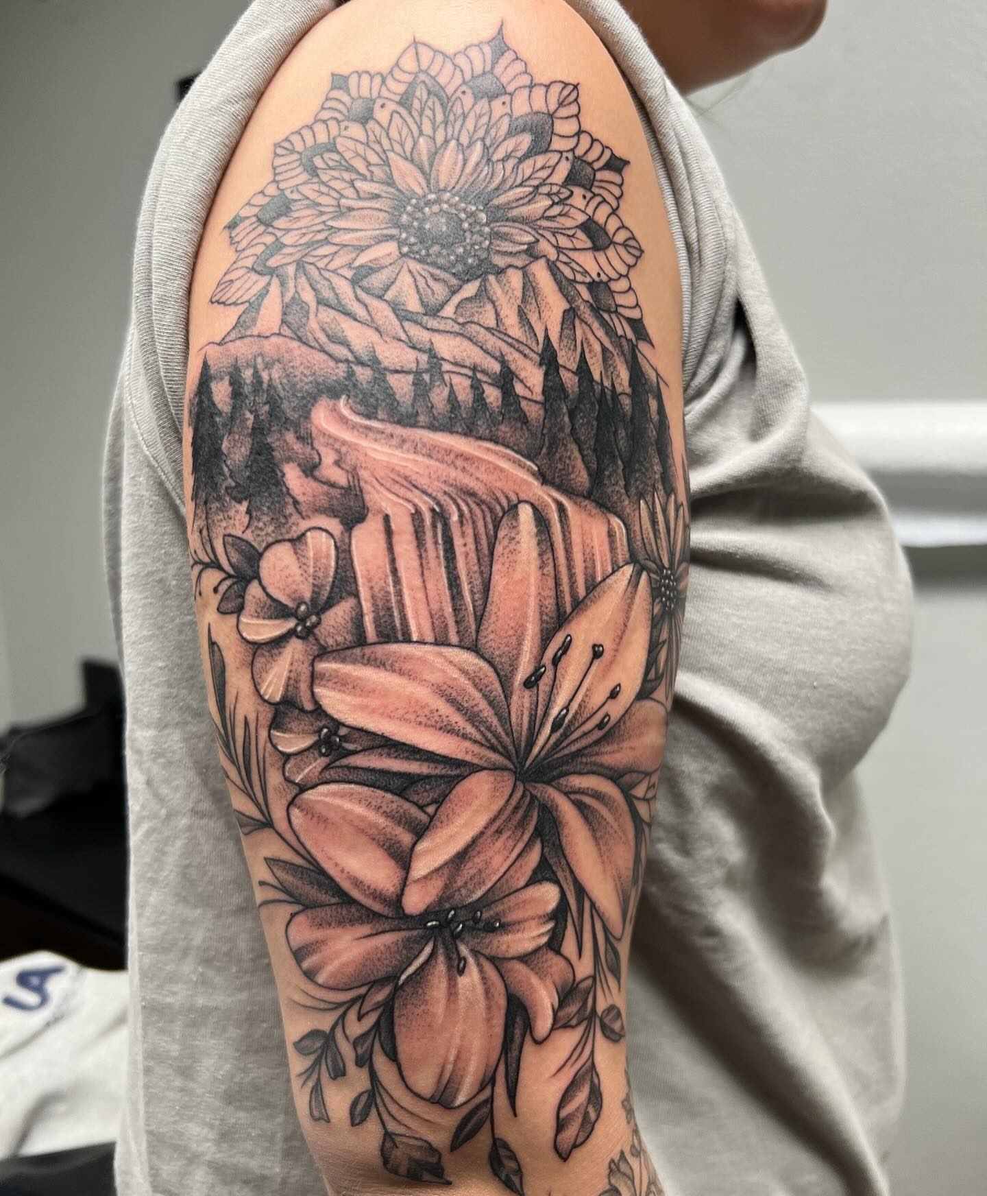 Tattoo by @tattoosbywoody — dotwork, realism