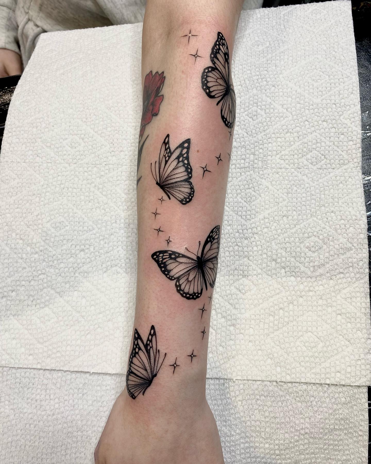 Tattoo by @l.sinatra__ — black_and_grey