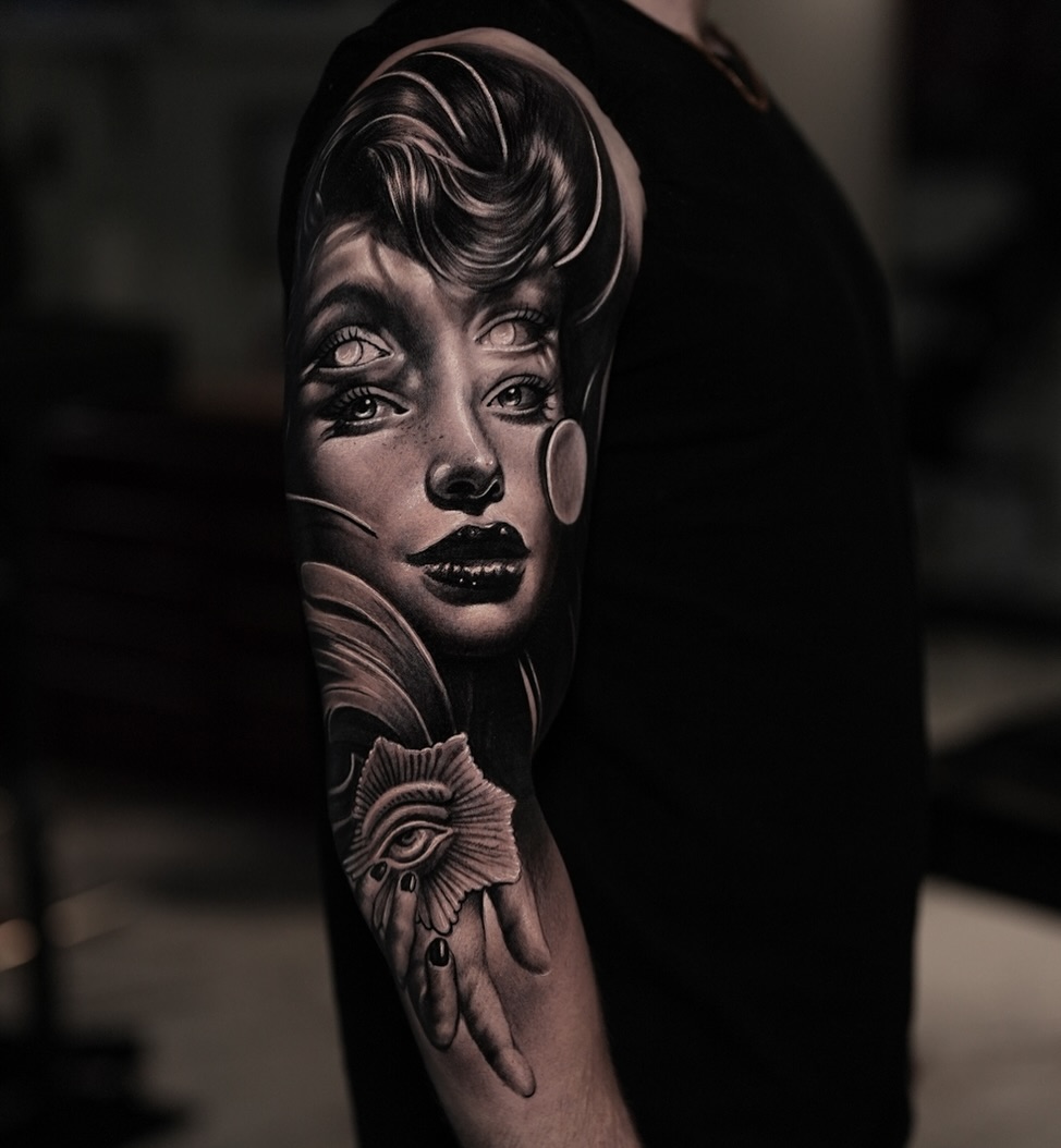 Woman's face realism tattoo on the forearm by π¨π»βπ¨Ever luis Rivero π¨π»βπ¨