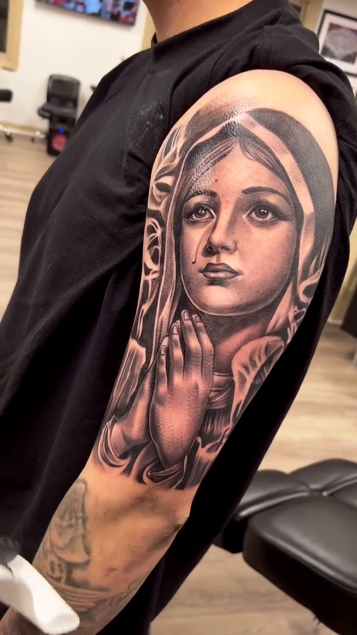 Tattoo by @saeso___ — realism, black_and_grey