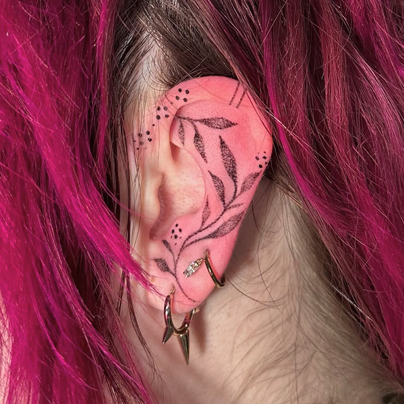 Leaf and vine dotwork tattoo by Kerusha (Bay Area Tattoo Artist)