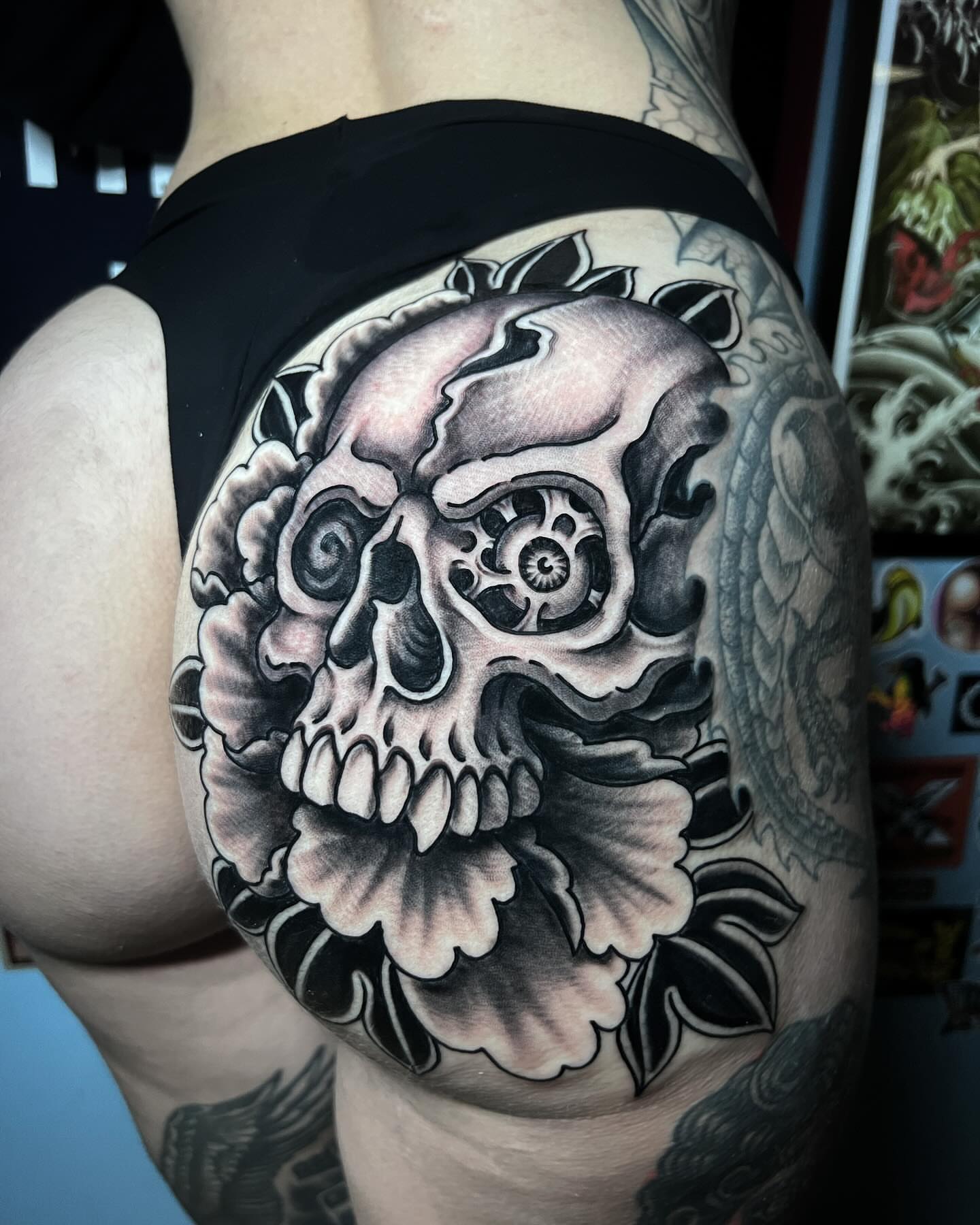 Mechanical skull geometric tattoo on the shoulder by Barron