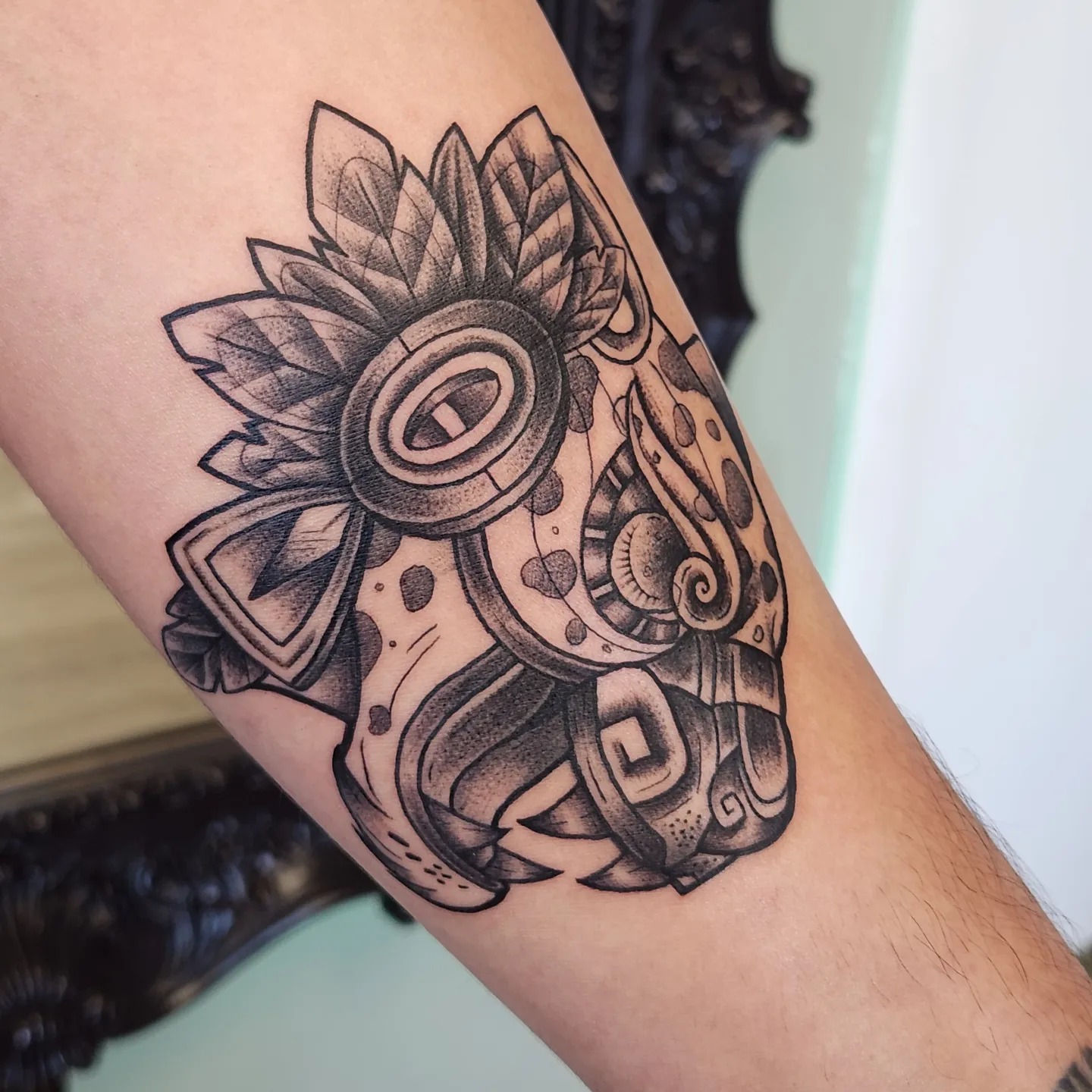 Tattoo by @gofigure_tattoo — dotwork, geometric