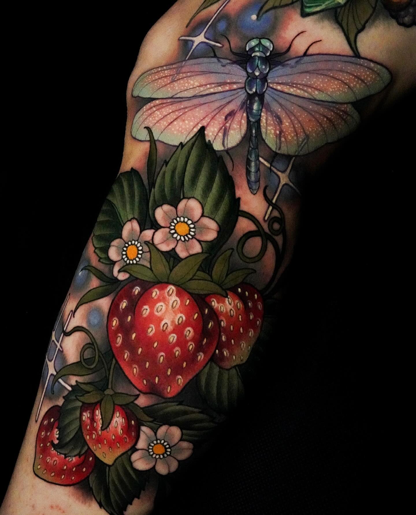 Tattoo by @nikienouveau β american_traditional, dotwork
