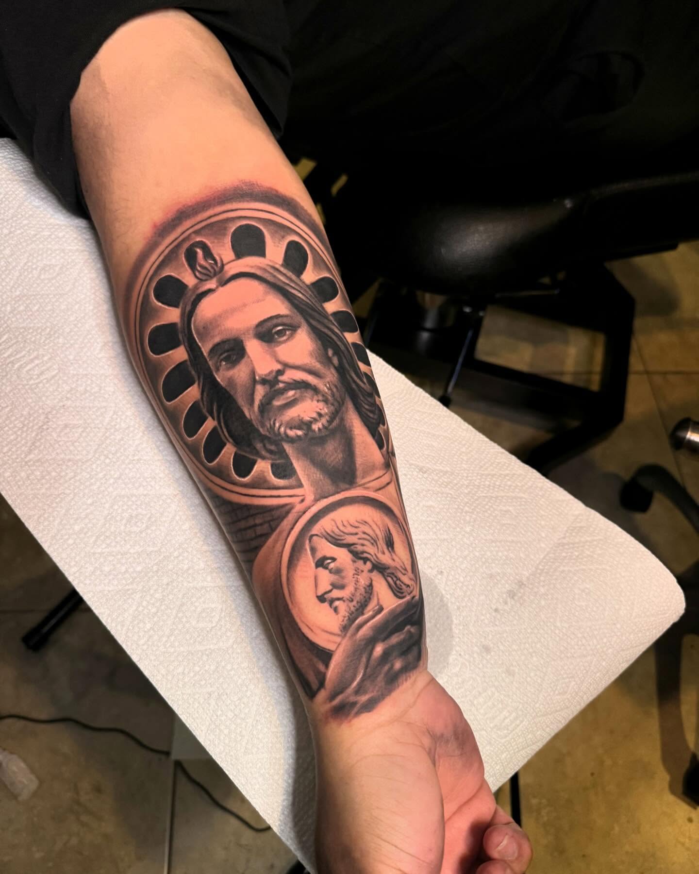 Tattoo by @luis_menesesart — realism