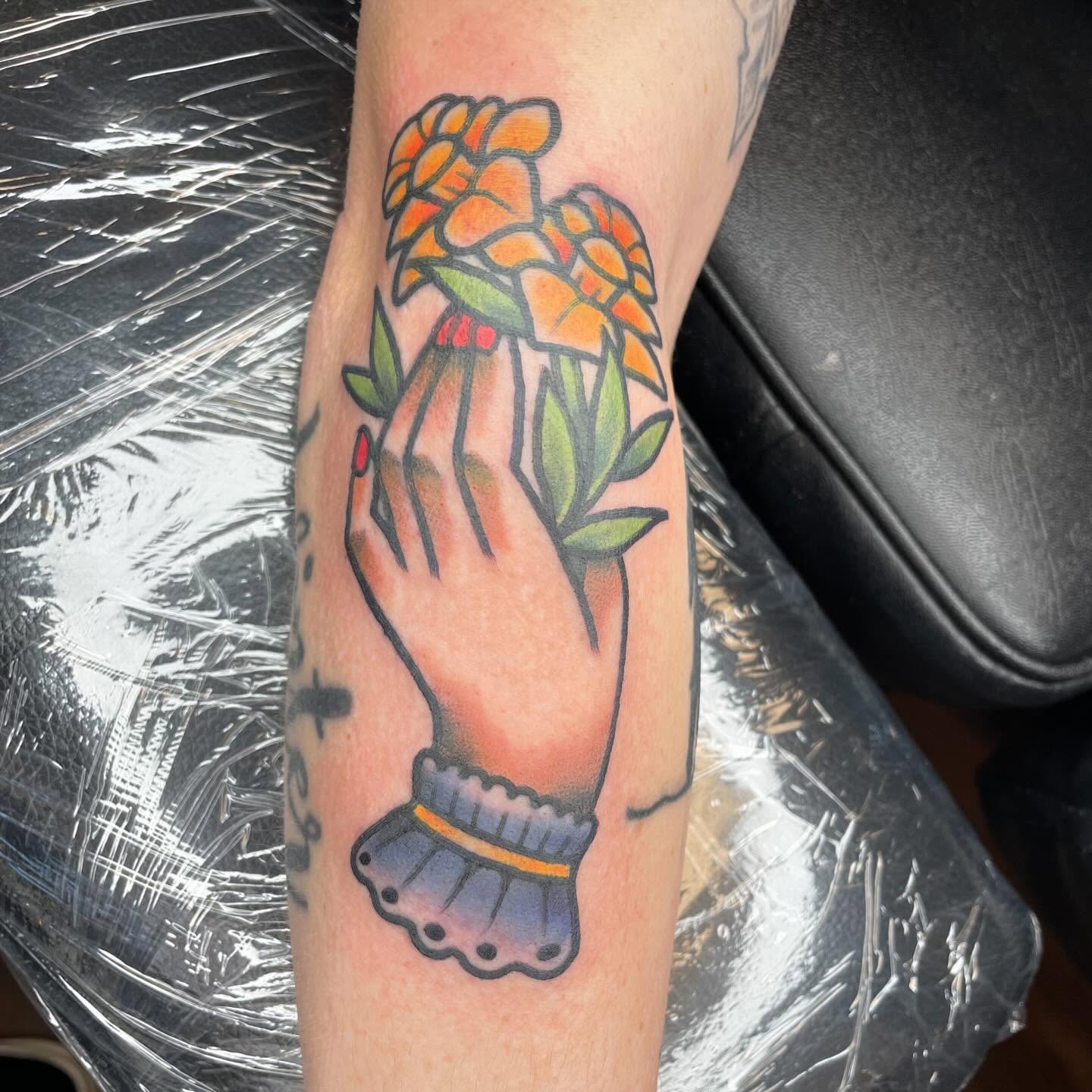 Hand with flowers American traditional tattoo on the forearm by β¦ πΉπππ π°ππ π·ππππππππ β¦, Nashville, Tennessee