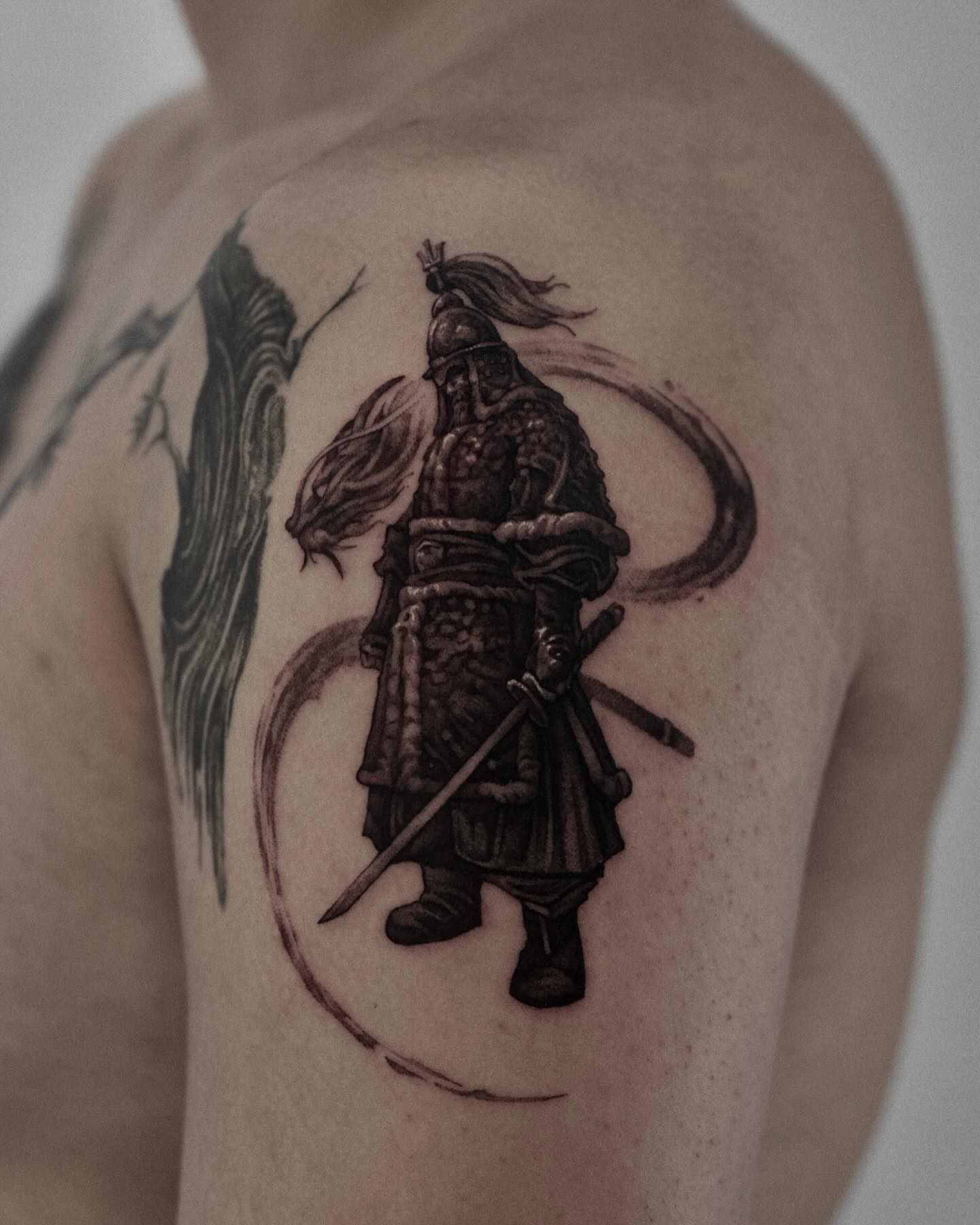 Samurai warrior realism tattoo on the shoulder by 두식