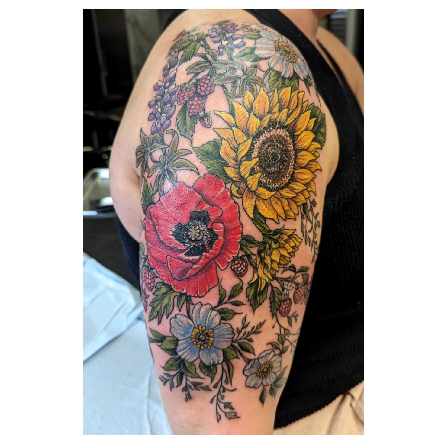 Tattoo by @j9ladylucktattoo — realism