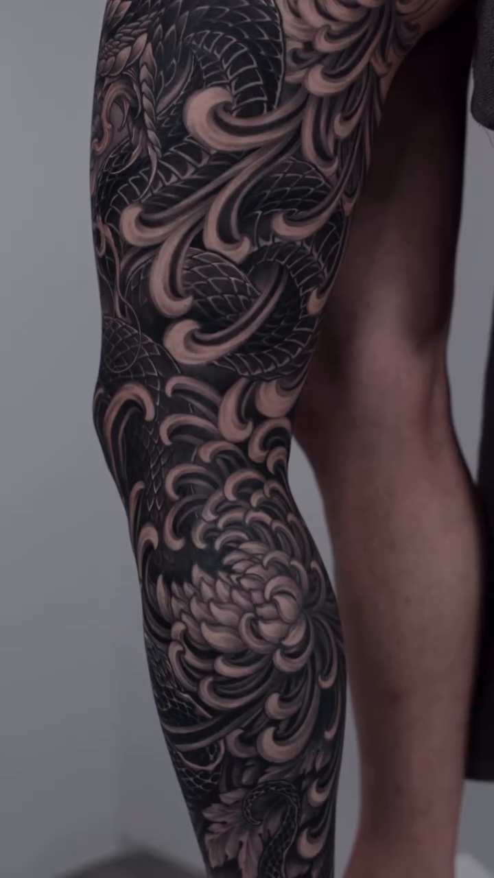 Dragon and chrysanthemum japanese irezumi tattoo by Yujin Ju