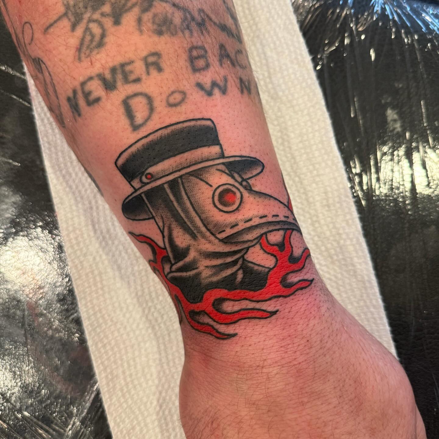 Tattoo by @etbennett_tattoo — dotwork, realism