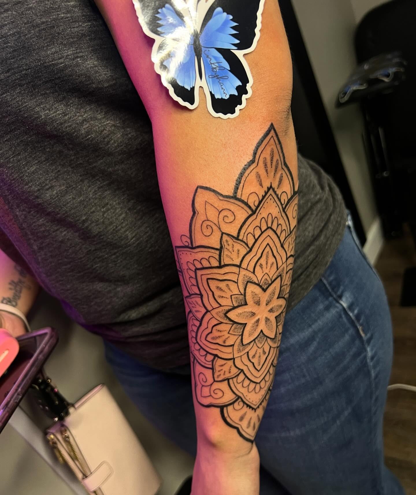 Mandala geometric tattoo on the forearm by Hannah Marie ๐ฆ, Benbrook, Texas
