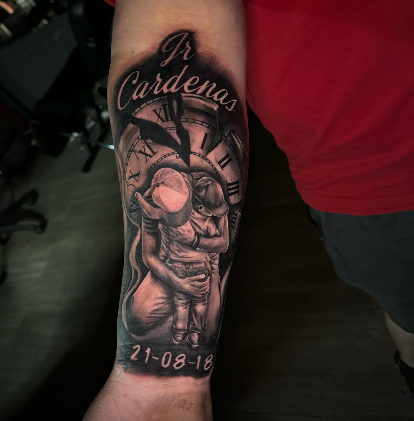 Kissing couple realism tattoo on the forearm by π΅ππππ πΏπππππ, Houston, Texas
