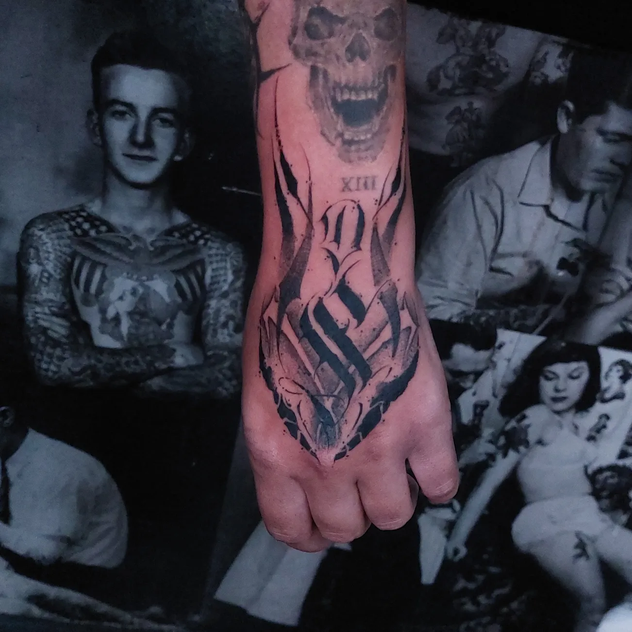 Skull blackwork tattoo on the hand by Ceso732