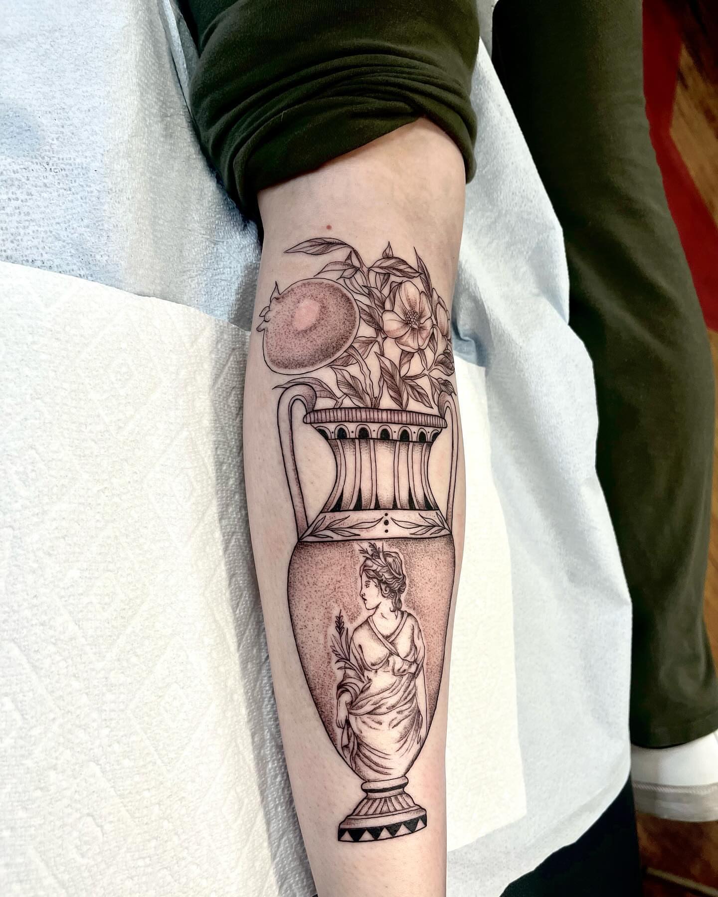 Tattoo by @chloeinknart — black_and_grey, realism