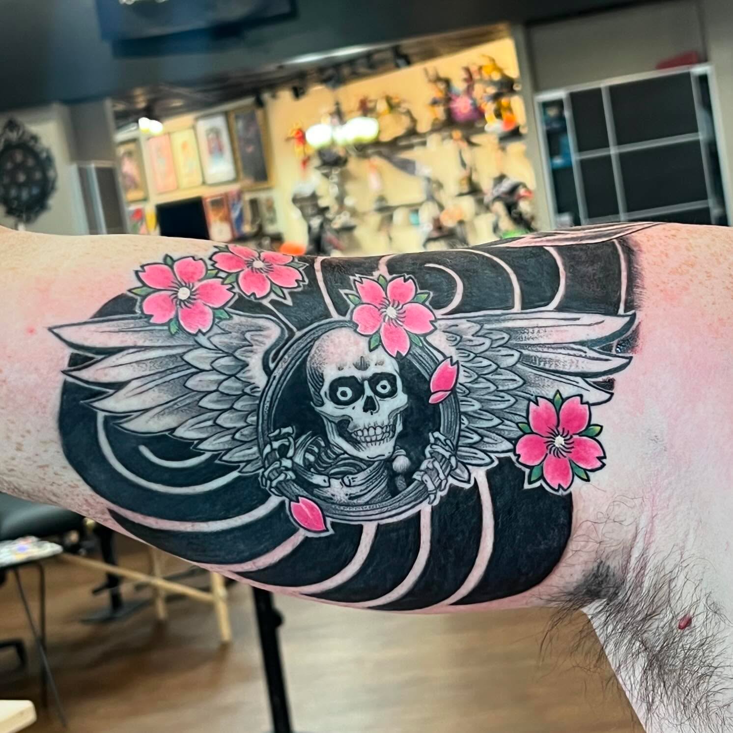 Tattoo by @lydiabruno13 — black_and_grey, realism