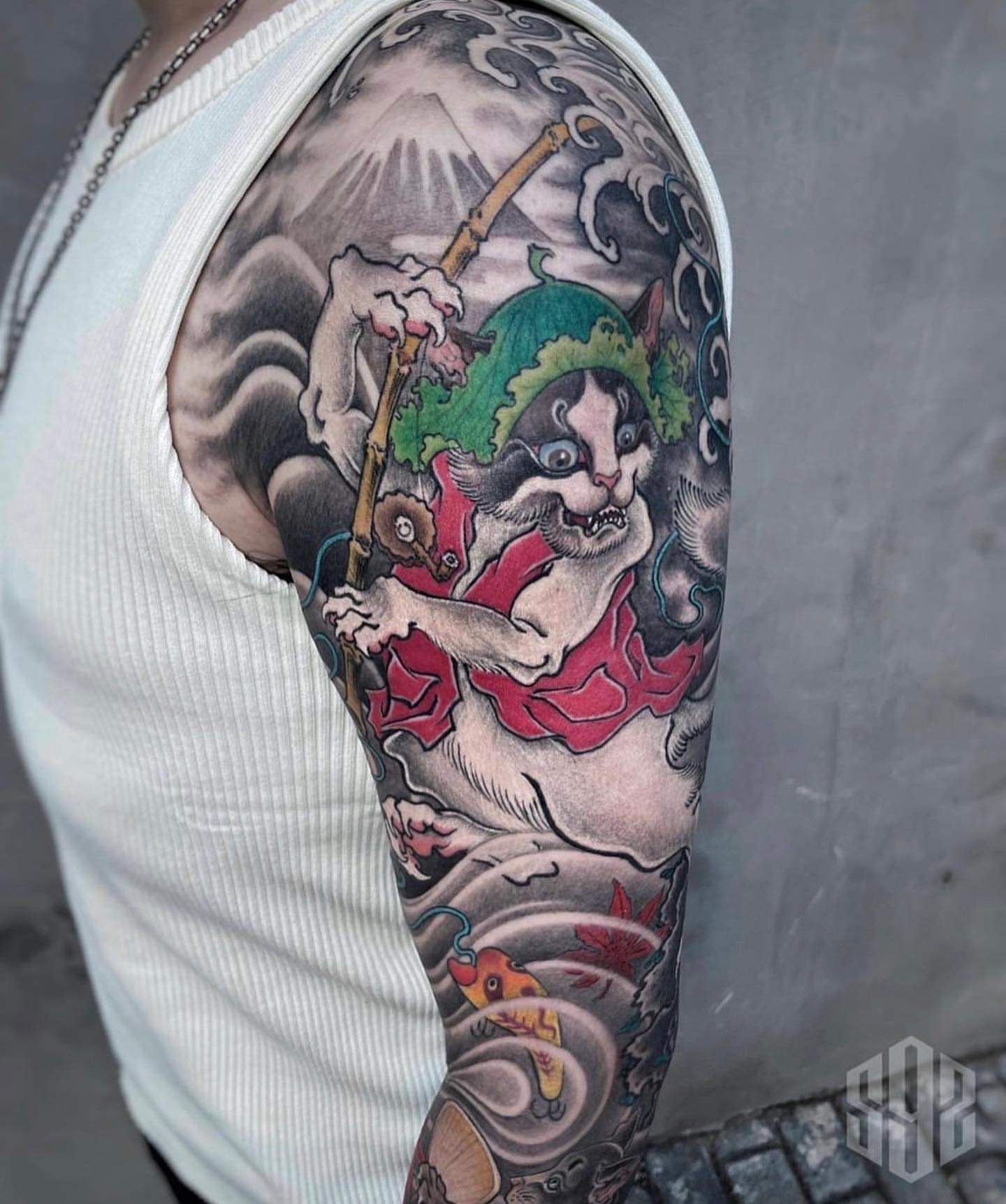 Cat warrior japanese irezumi tattoo on the upper arm by Scienz 九卦刺青