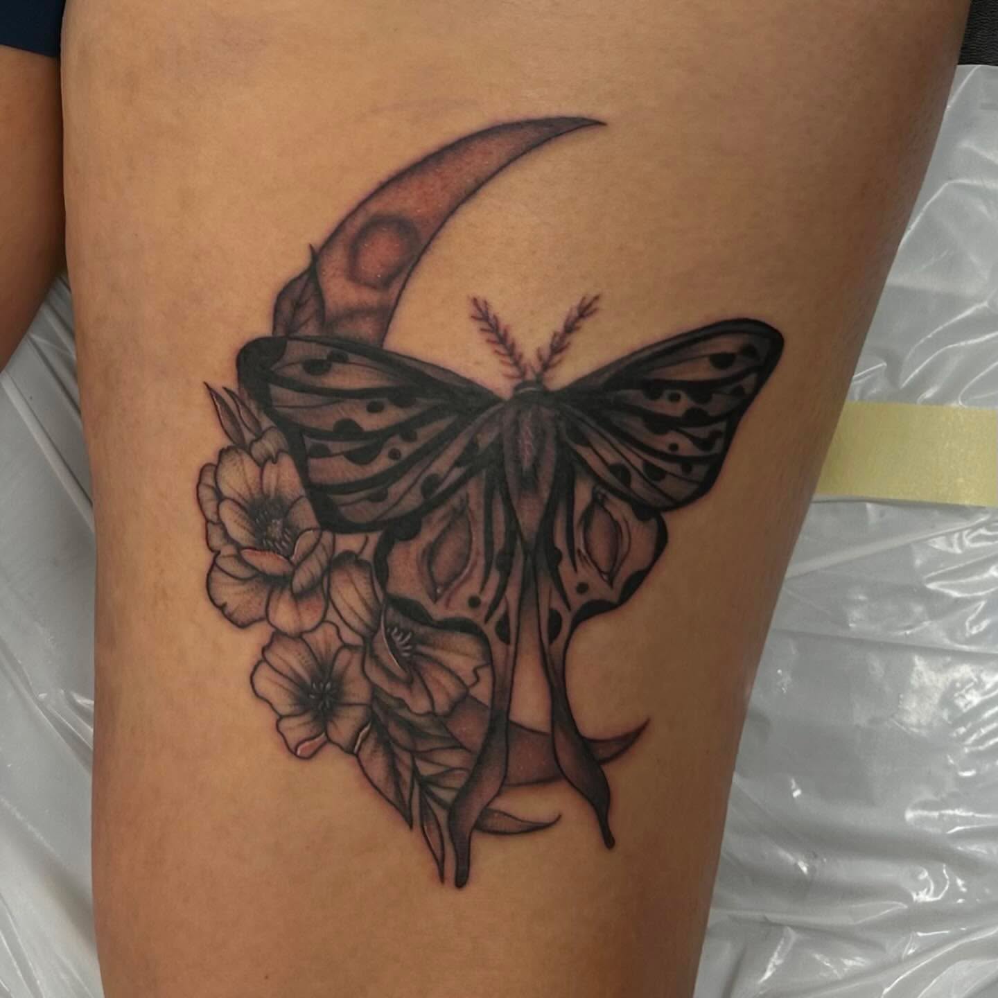 Tattoo by @deadgirltatting — black_and_grey