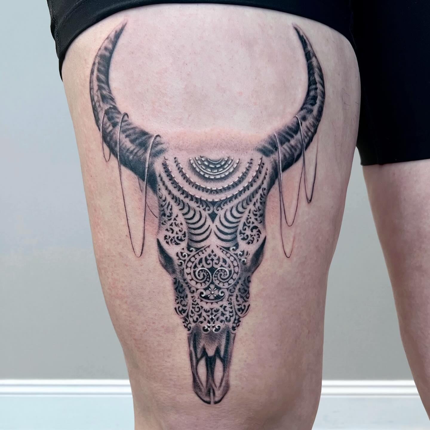 Tattoo by @emlectric_ — black_and_grey, geometric