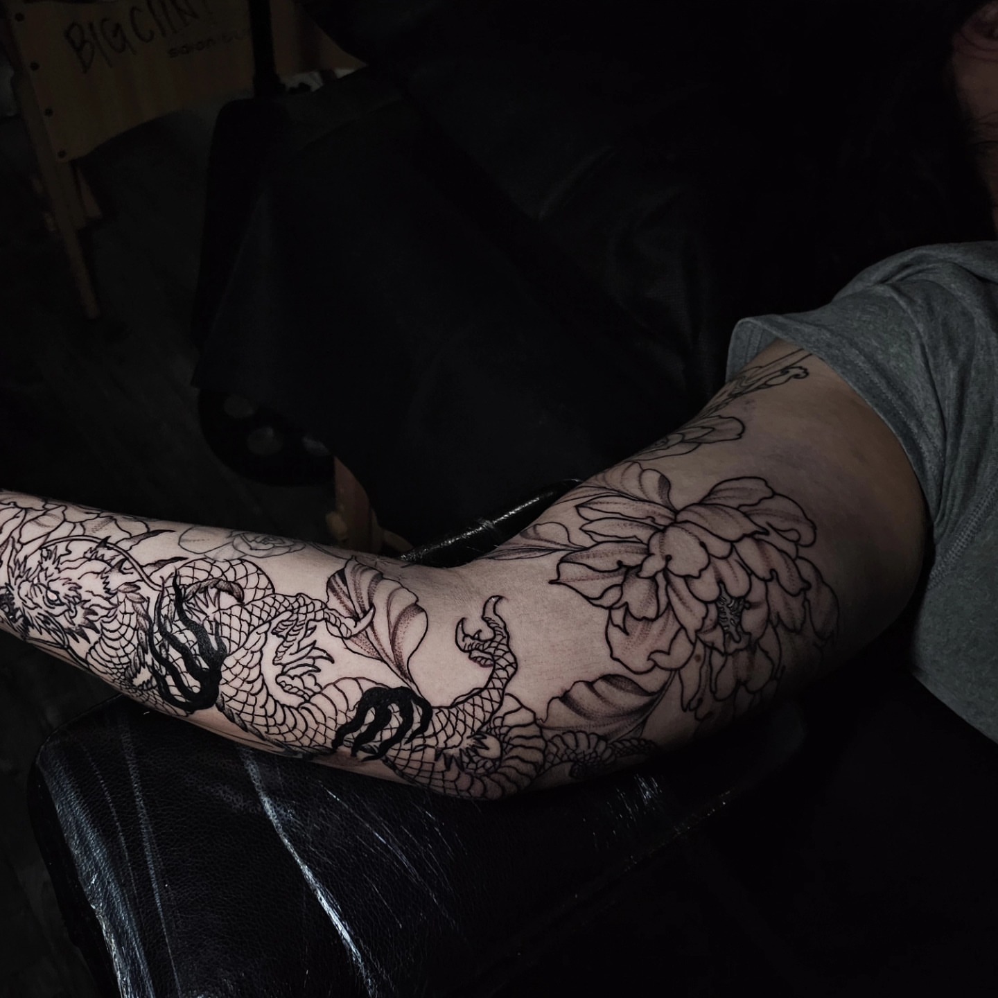 Dragon and floral realism tattoo on the forearm by Gabrielle Esperanza ☽。⋆