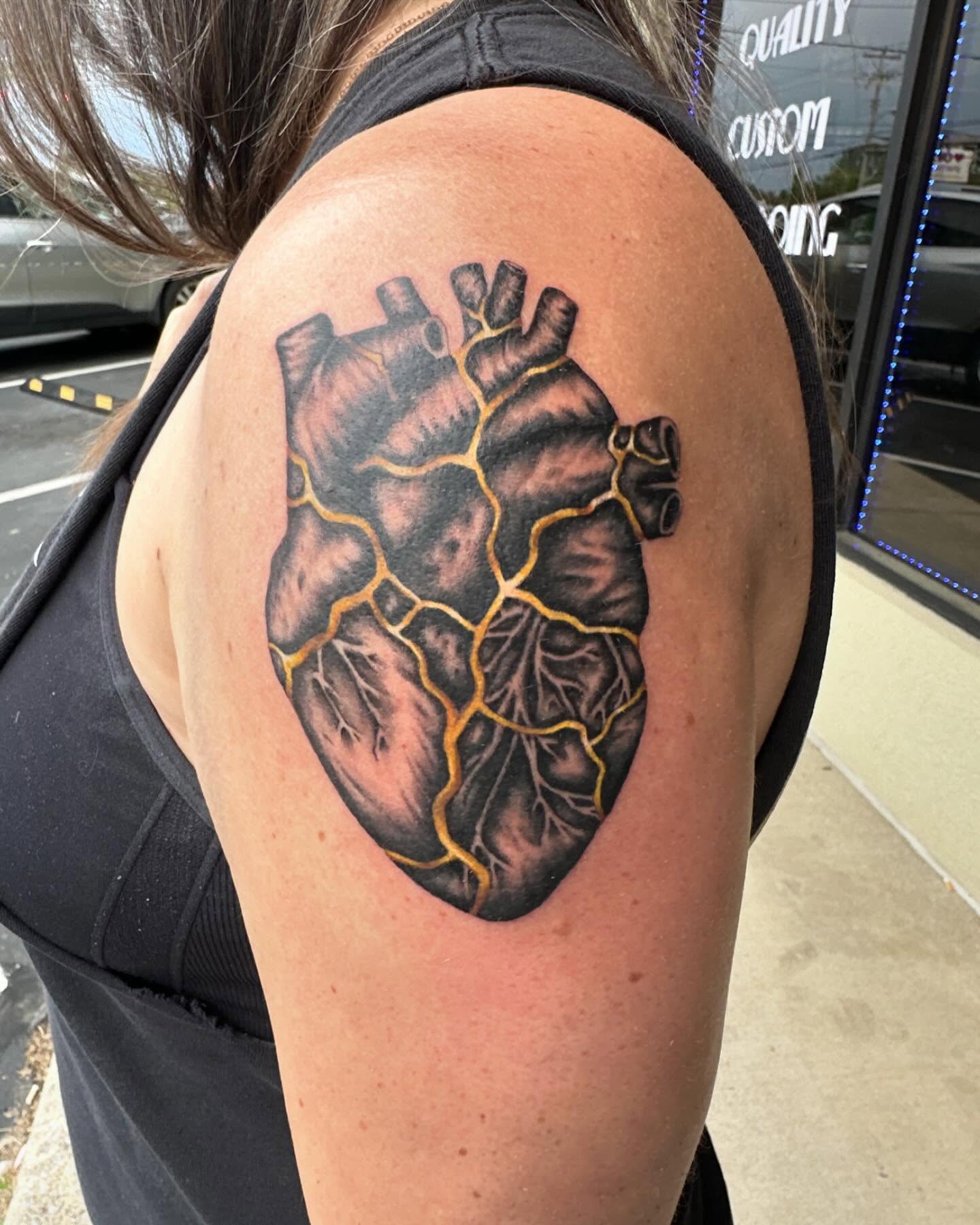 Anatomical heart realism tattoo on the shoulder by (Joshua) Van Cummings