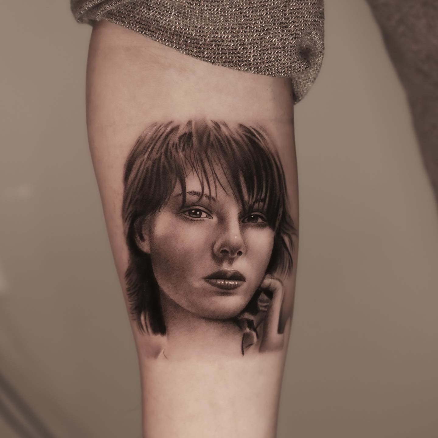 Portrait realism tattoo on the forearm by Eduardo Alonso Cruz ๐ฒ๐ฝ