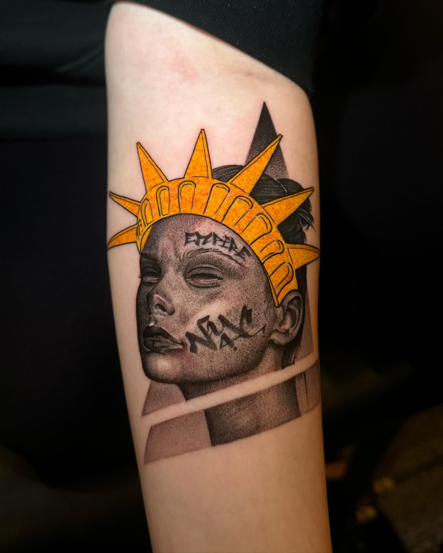 Tattoo by @grineylagantattoo — realism