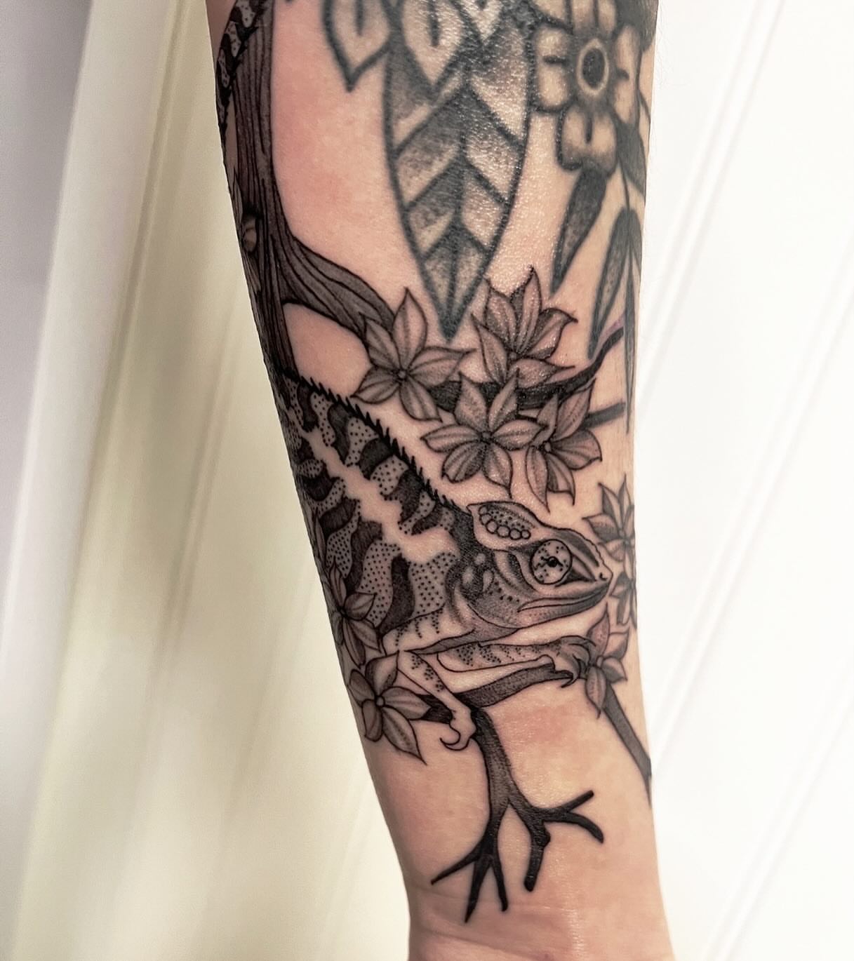 Tattoo by @hiddenheart_tattoo — dotwork, realism
