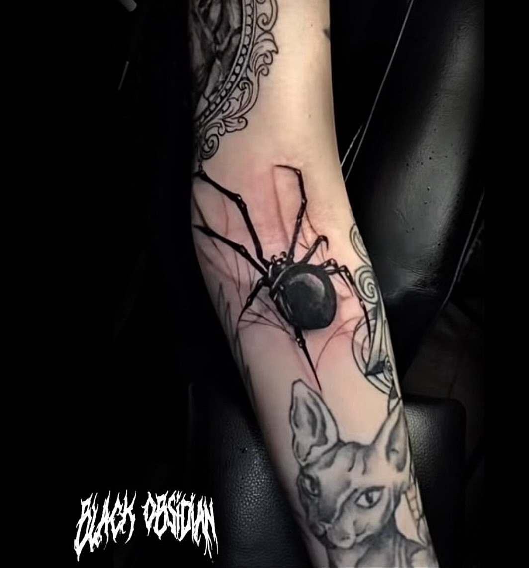 Spider realism tattoo on the forearm by Turk