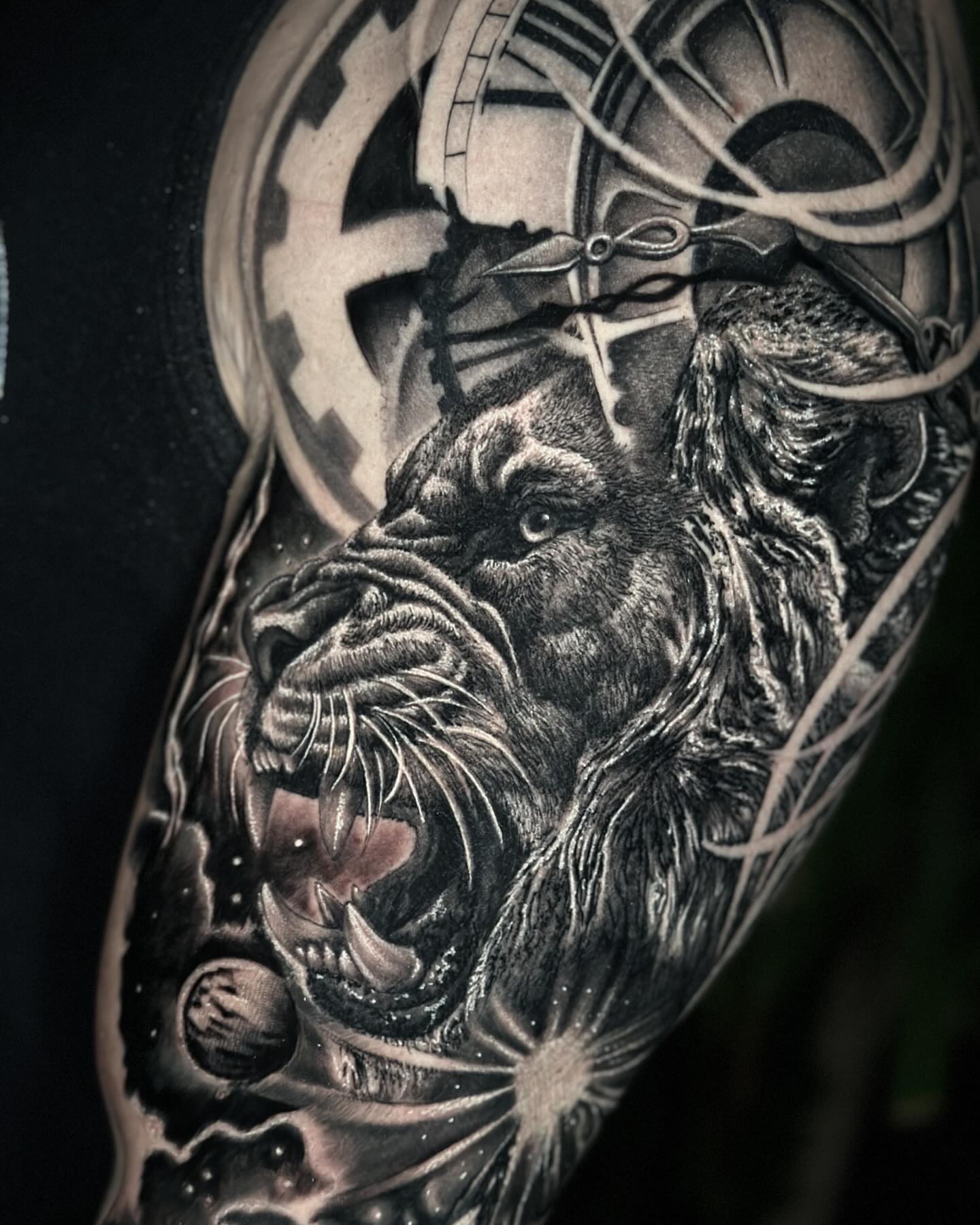 Tattoo by @tan_hope_mm — black_and_grey, realism