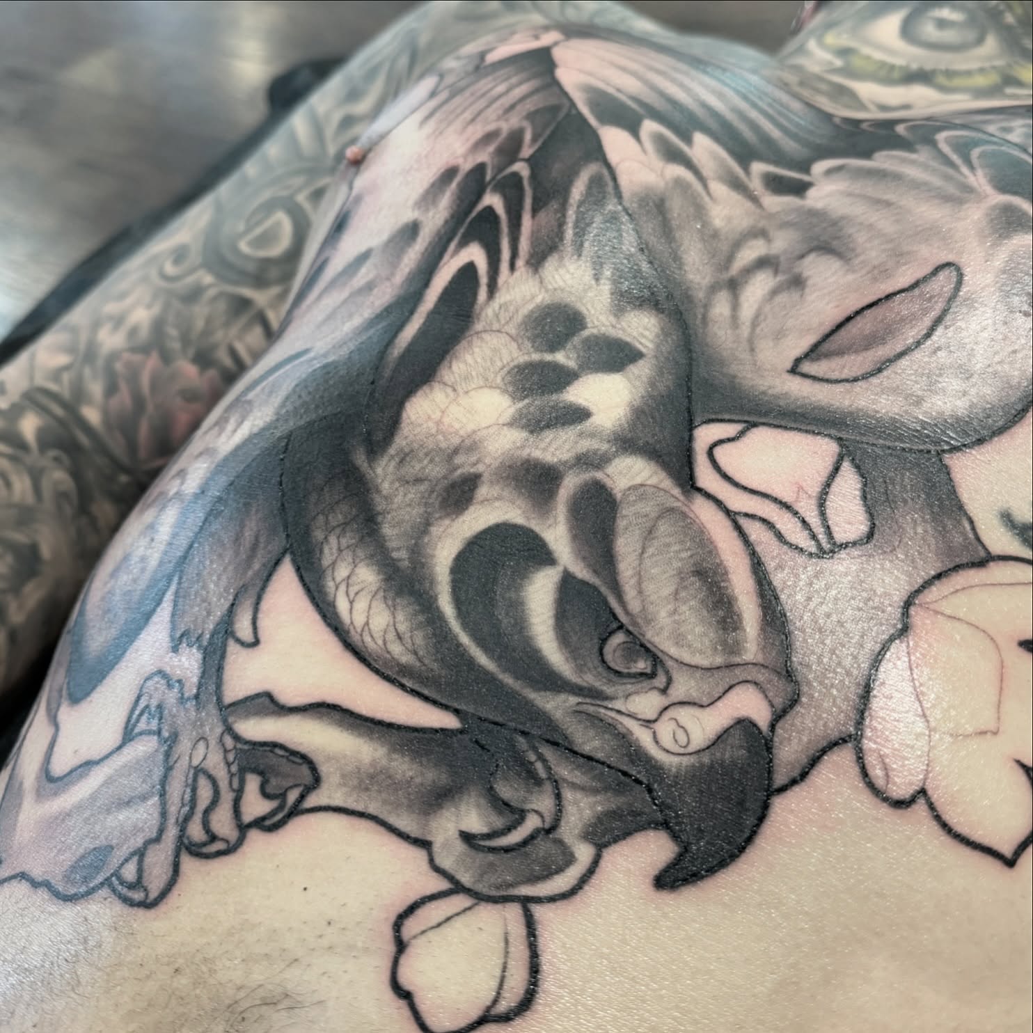 Koi fish japanese irezumi tattoo on the shoulder by ✖️mike Alan✖️