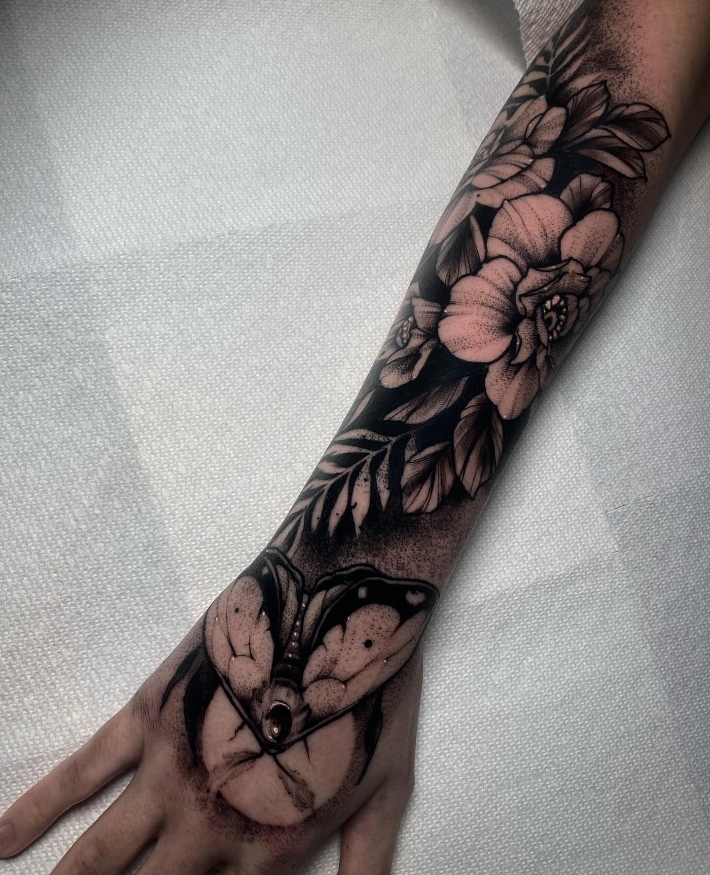Tattoo by @cassangelotattoo — black_and_grey, dotwork