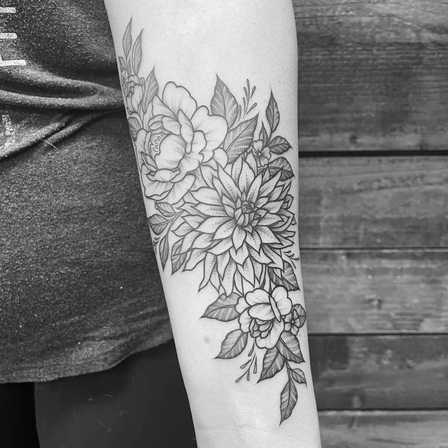 Floral bouquet black and grey tattoo on the forearm by โพ ๐
๐ฏ๐ฆ ๐๐ฌ๐ด๐ข๐ฏ๐ฐ โพ