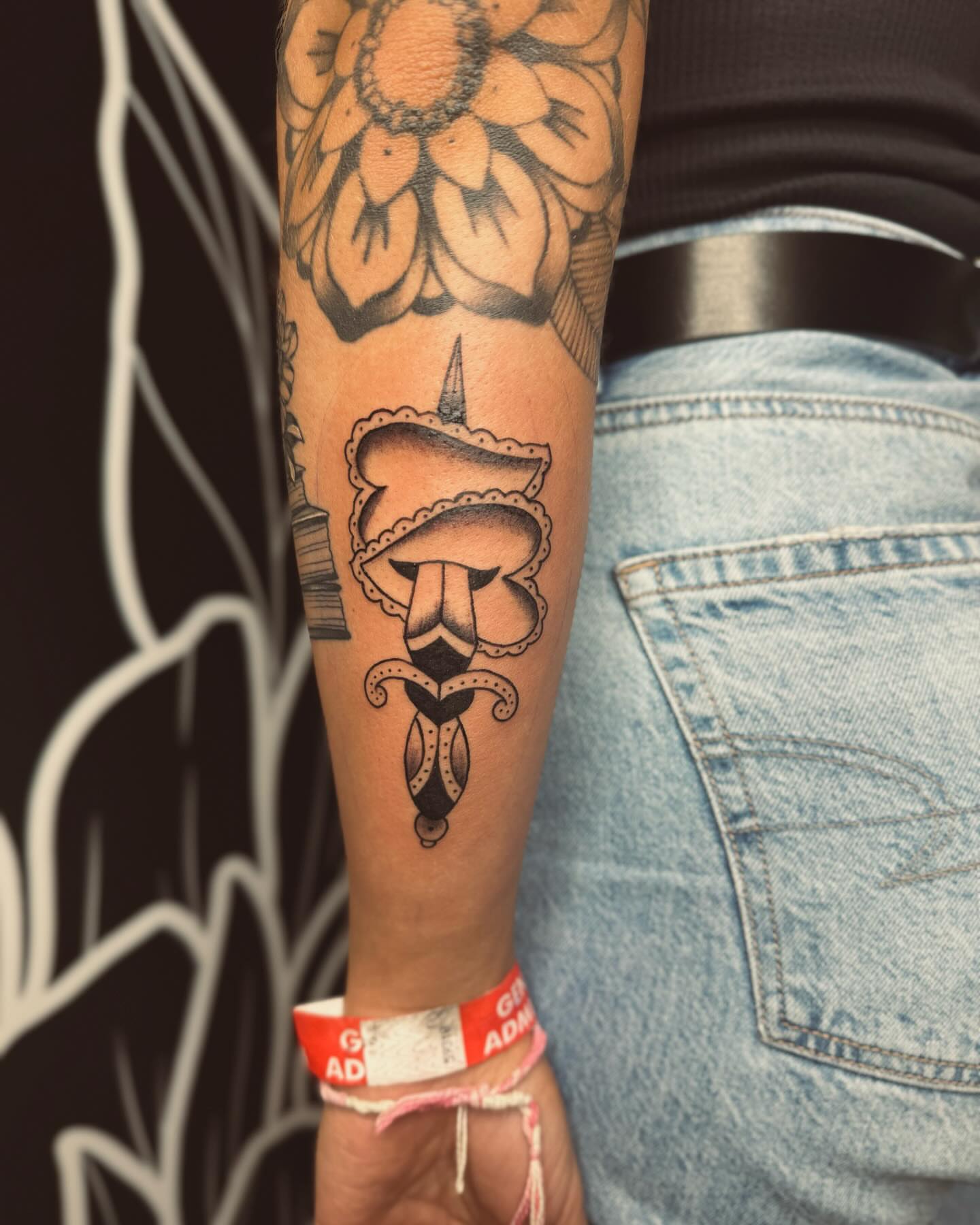 Tattoo by @astrearomerotattoos — american_traditional