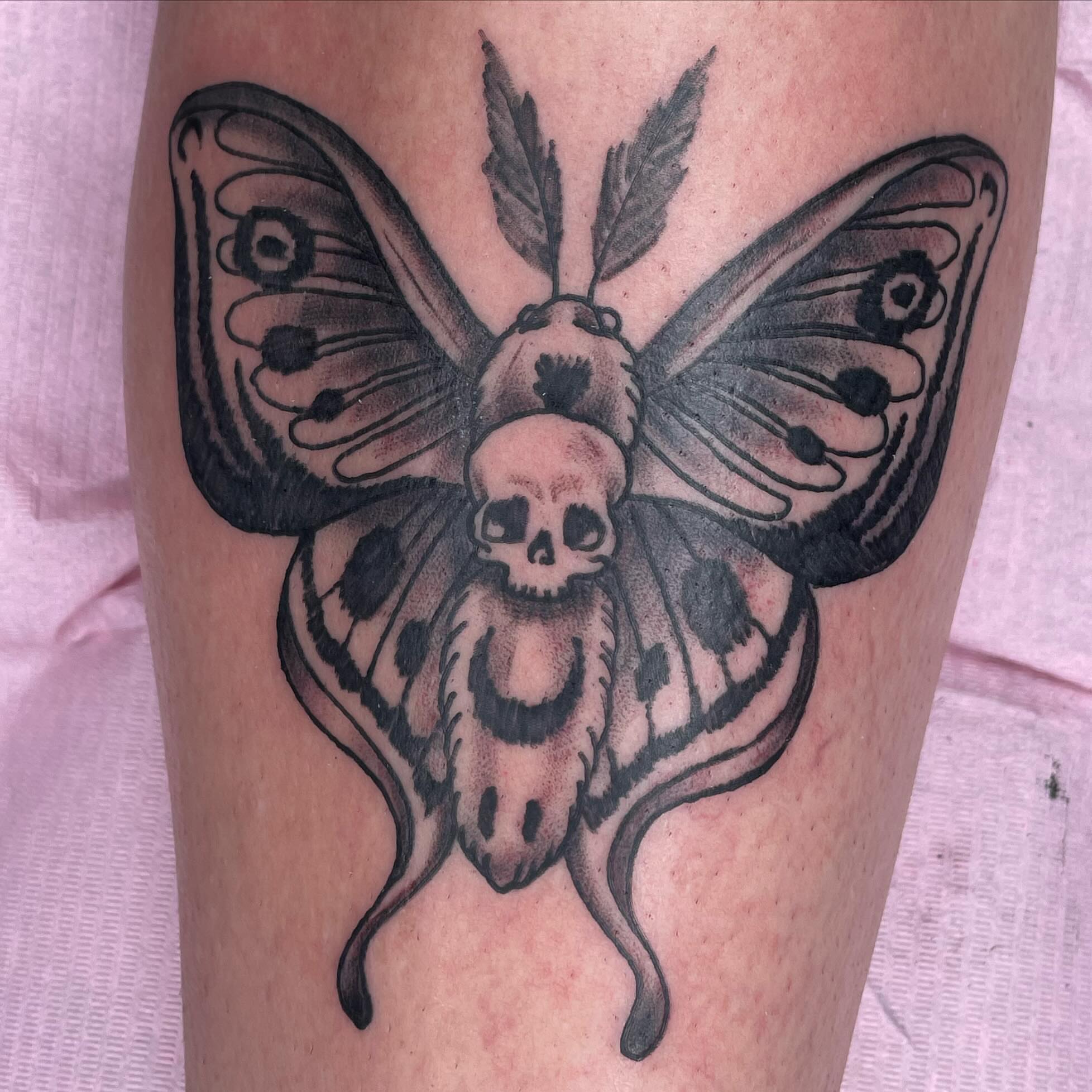Tattoo by @lostshawntatz — black_and_grey