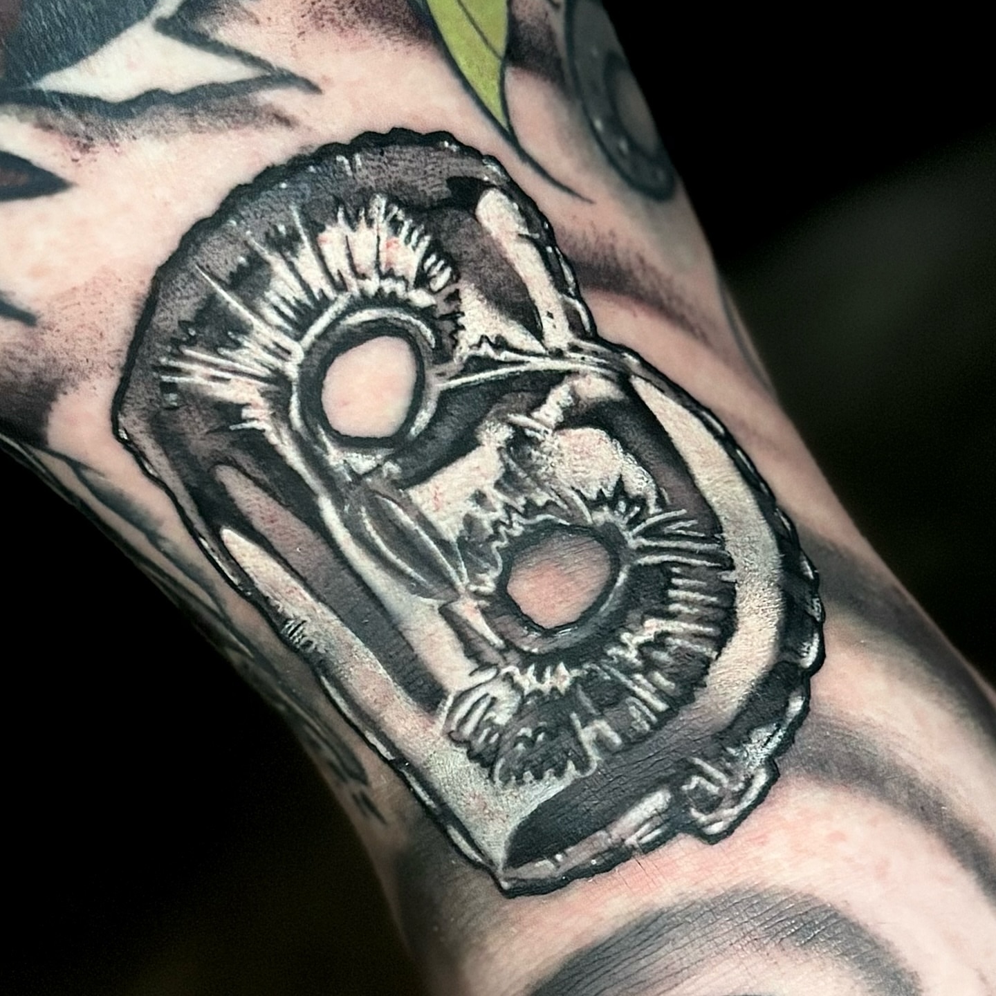 Mechanical gear realism tattoo on the forearm by โ๏ธ ๐๐ป๐ธ๐ธ๐ด๐ฎ๐ต๐ต๐ฎ ๐๐ธ๐ถ๐ซ๐ผ๐ฑ๐ฎ๐ต๐ต๐ฎ โ๏ธ