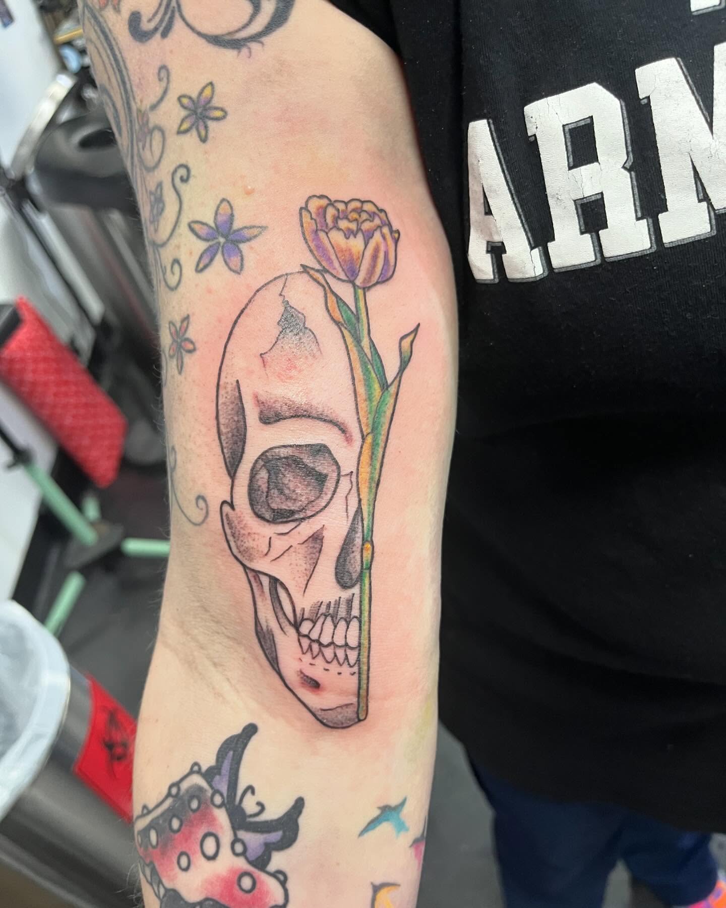 Tattoo by @nikkonyce — realism