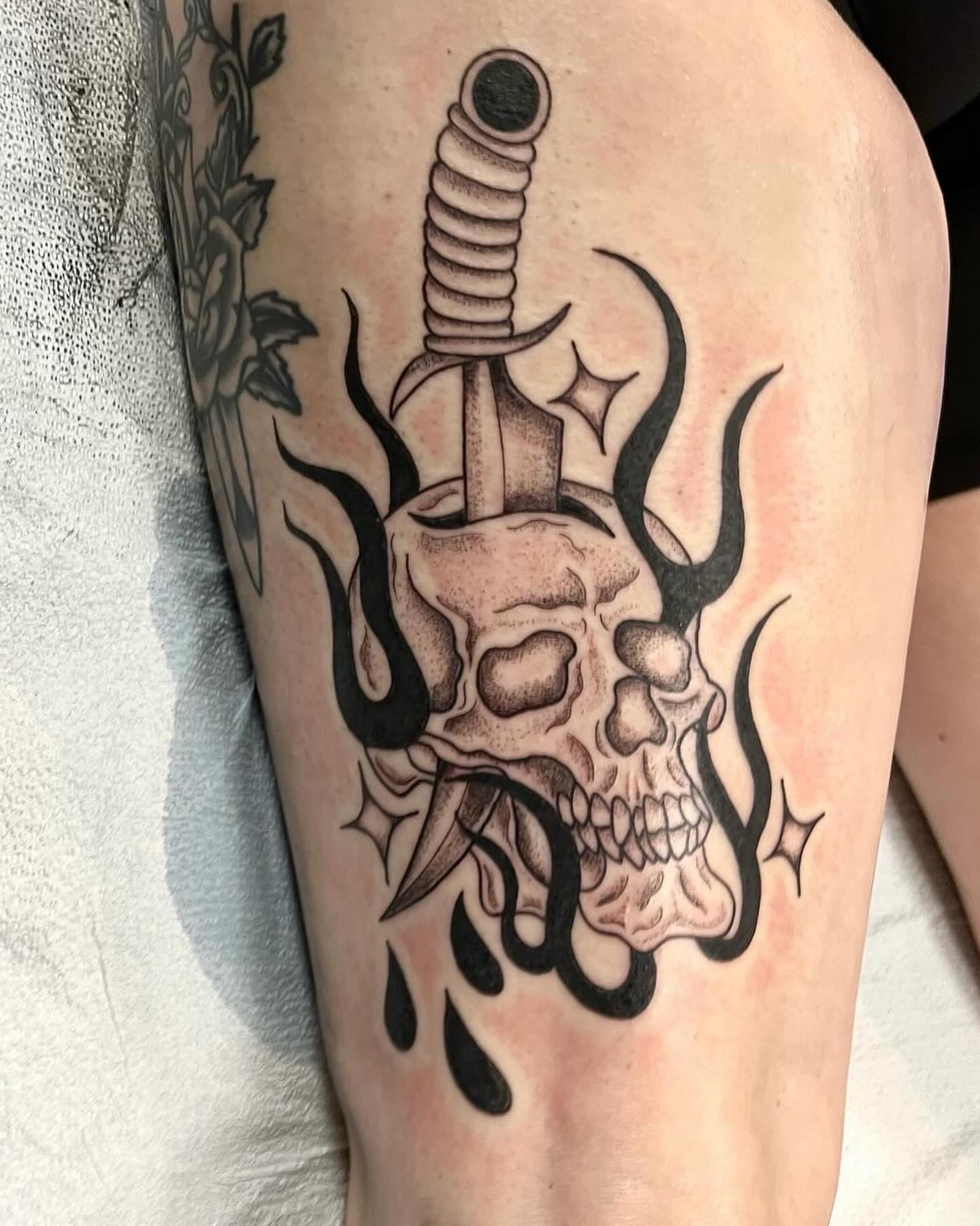 Skull with dagger black and grey tattoo on the forearm by ᥴꫝꪶꪮꫀ 𝘬ꪶꫀ𝓲ꪀ ❤️‍🔥, Denver, Colorado