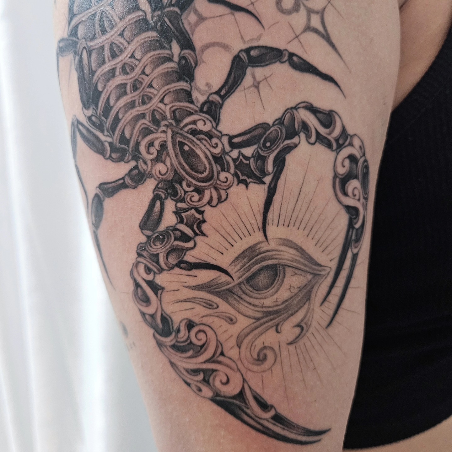 Scorpion and eye geometric tattoo on the forearm by Tattooer Hermin 허민