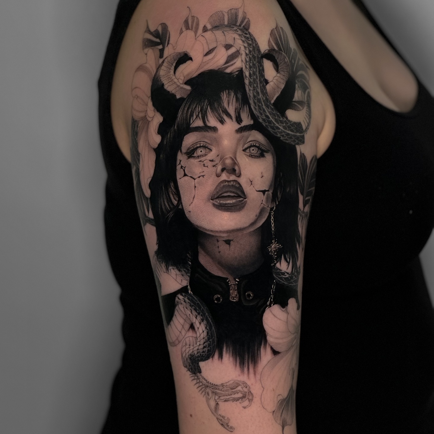 Woman with snake realism tattoo on the forearm by ♡ 𝕍𝕚𝕔𝕥𝕠𝕣𝕚𝕒 ℍ𝕠𝕝𝕞𝕖𝕤 ♡, Avon, Ohio