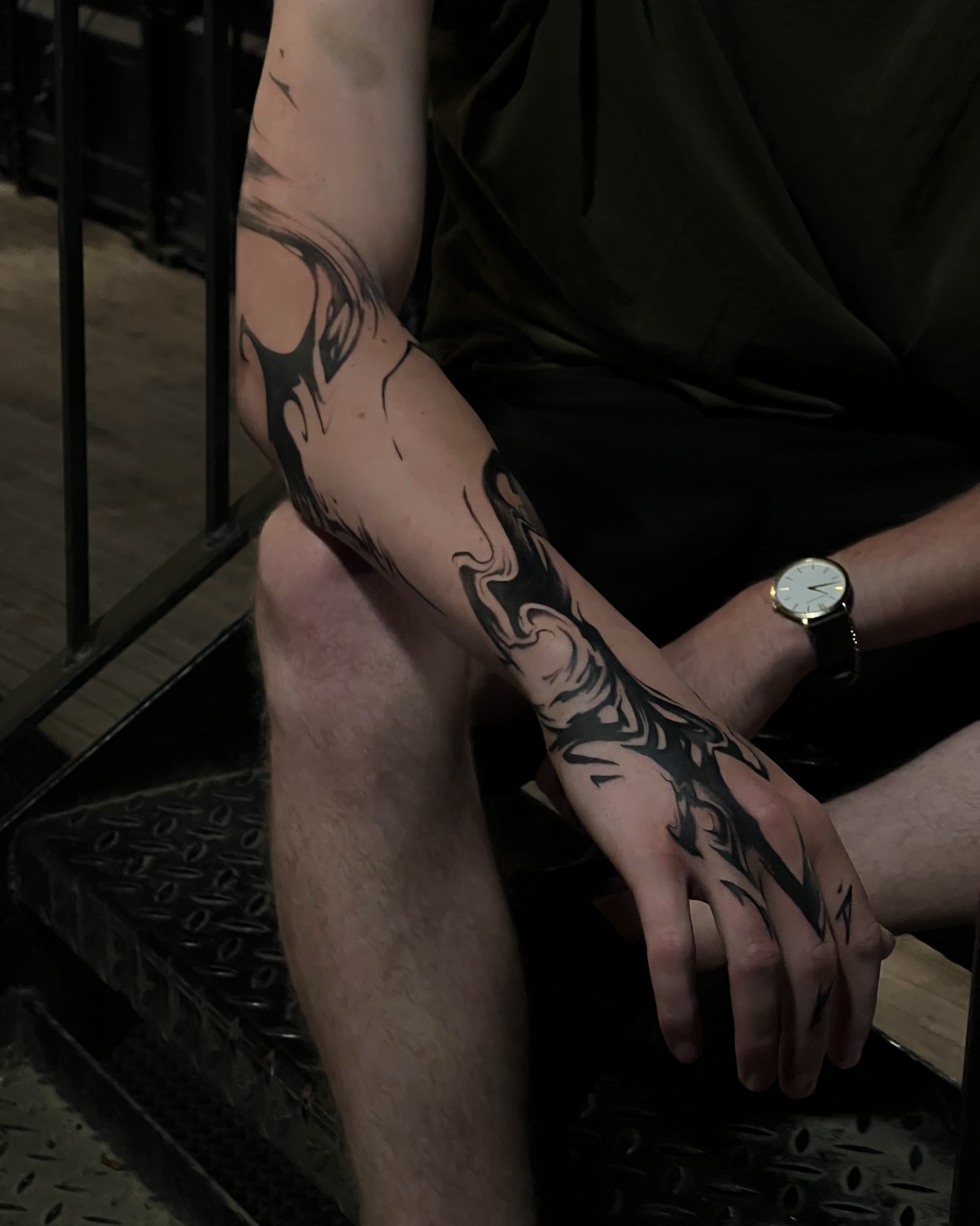 Tribal tribal tattoo on the upper arm by Pietro Moleti