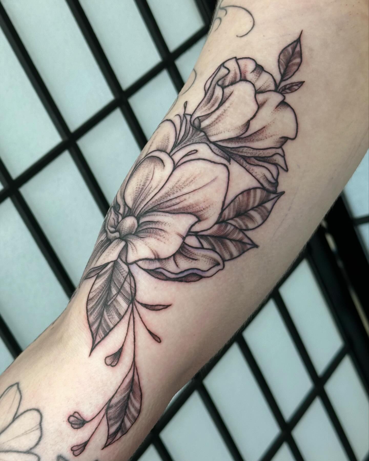 Tattoo by @han_vertal_ink — black_and_grey