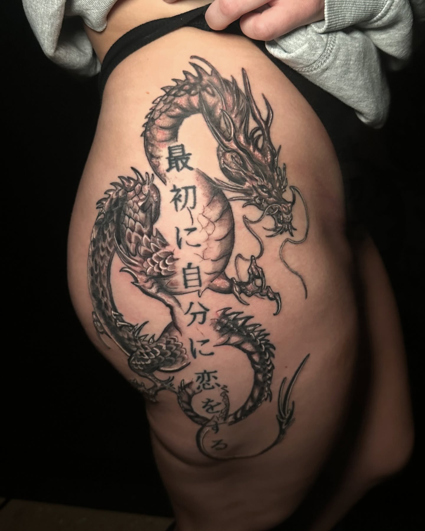 Dragon japanese irezumi tattoo on the thigh by Héctor Agudelo