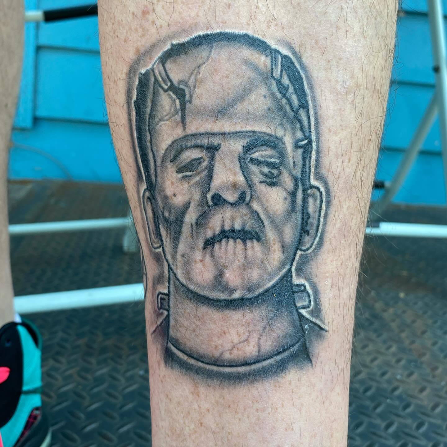Tattoo by @crazysteviewells — black_and_grey